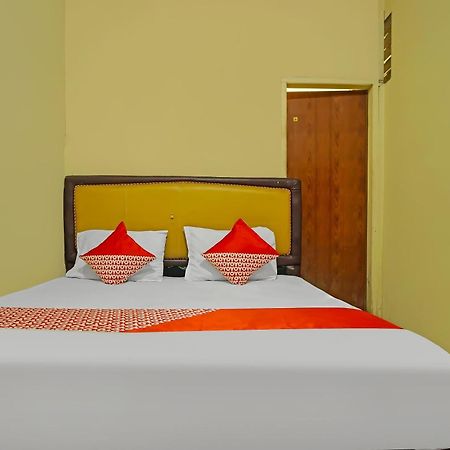 Oyo 92577 Hotel Sidikalang Near Kejaksaan Negeri Dairi ภายนอก รูปภาพ