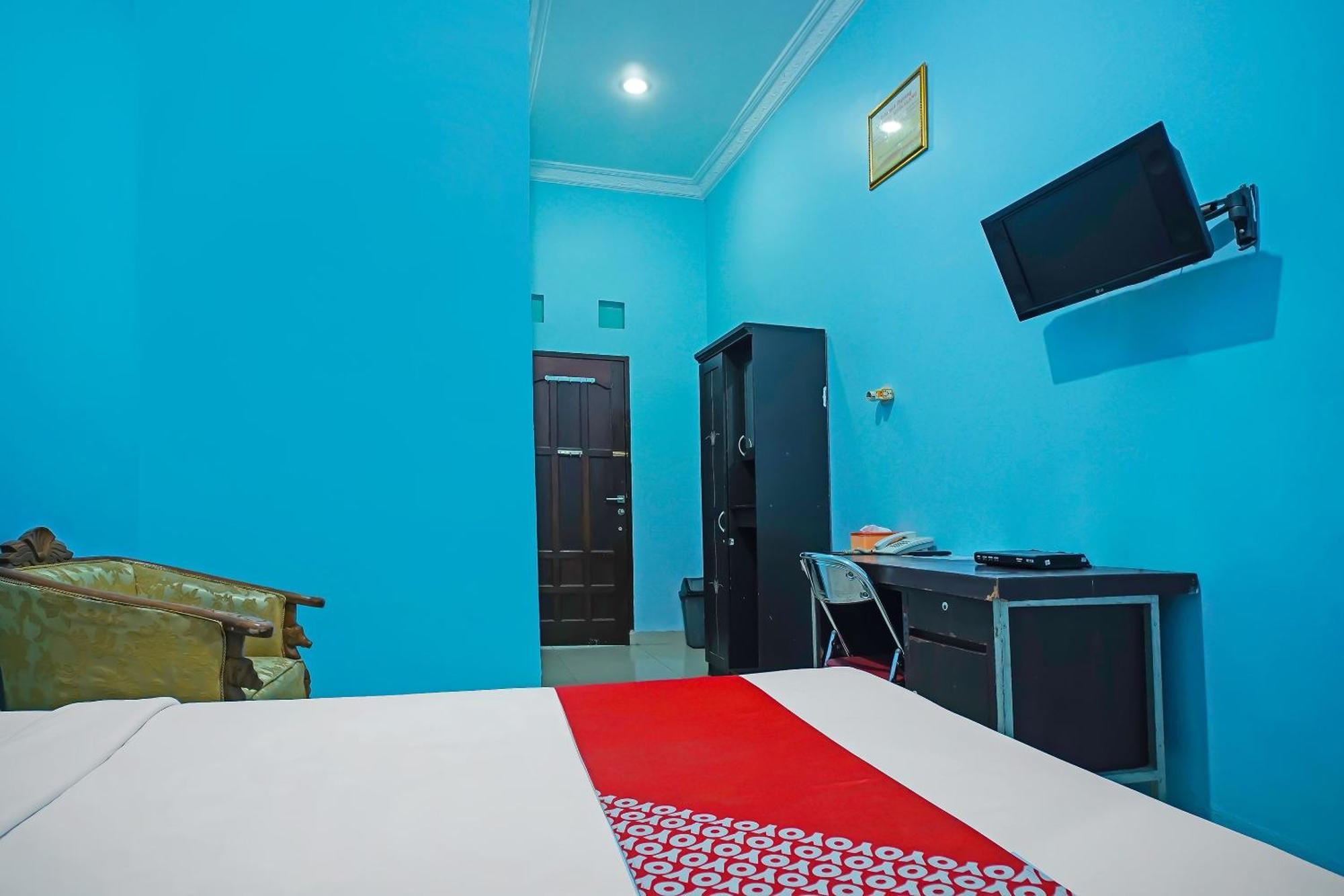 Oyo 92577 Hotel Sidikalang Near Kejaksaan Negeri Dairi ภายนอก รูปภาพ