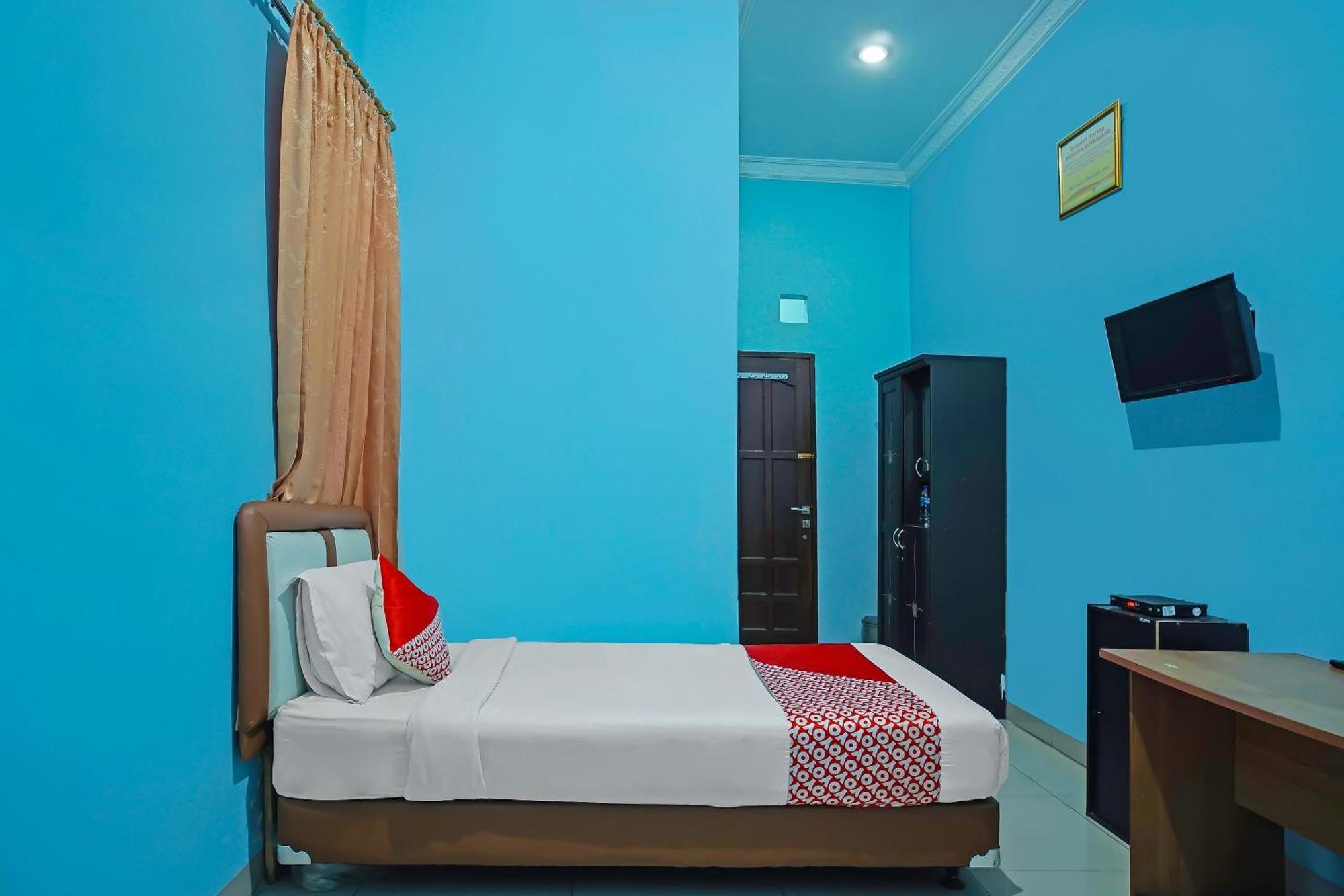 Oyo 92577 Hotel Sidikalang Near Kejaksaan Negeri Dairi ภายนอก รูปภาพ