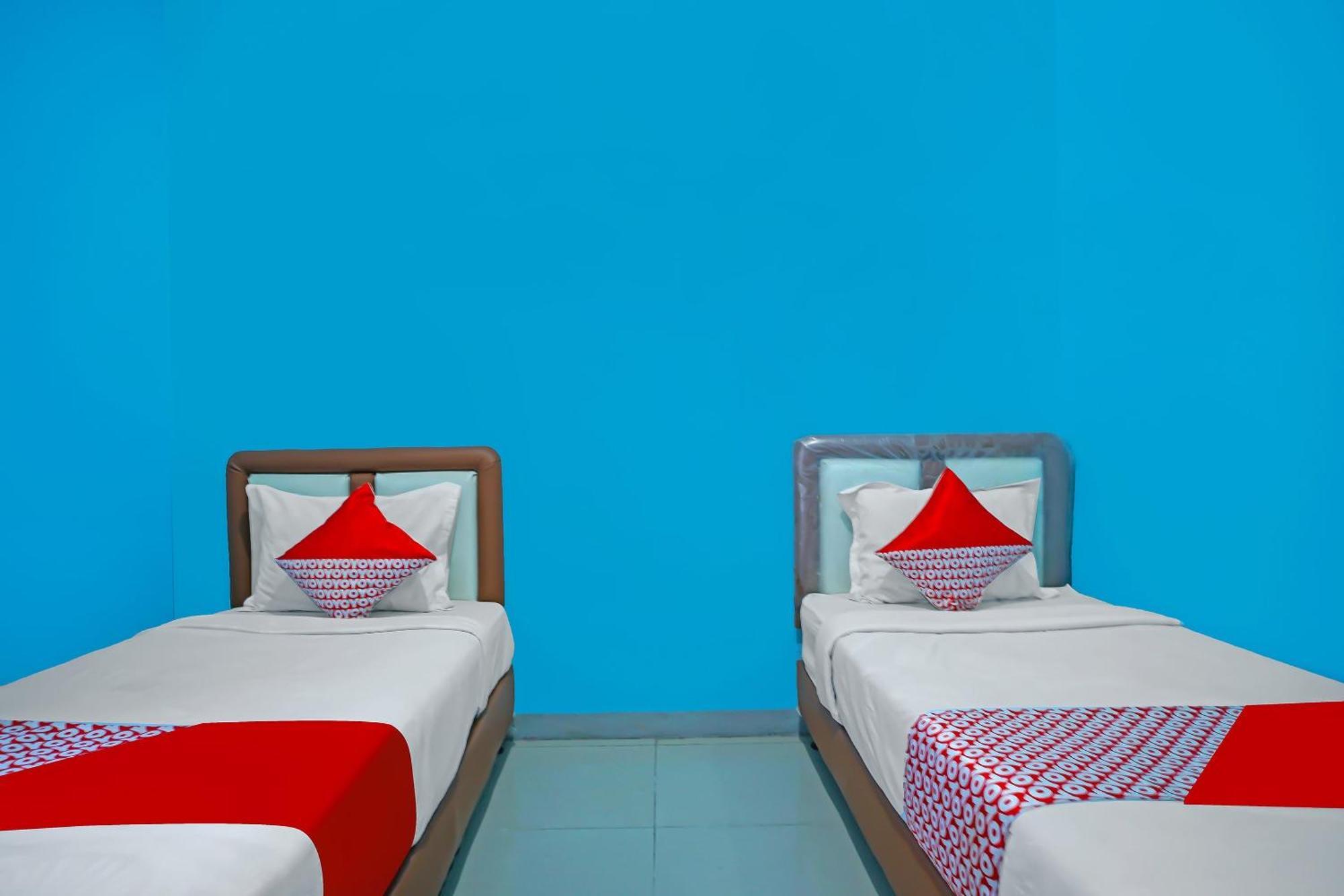 Oyo 92577 Hotel Sidikalang Near Kejaksaan Negeri Dairi ภายนอก รูปภาพ