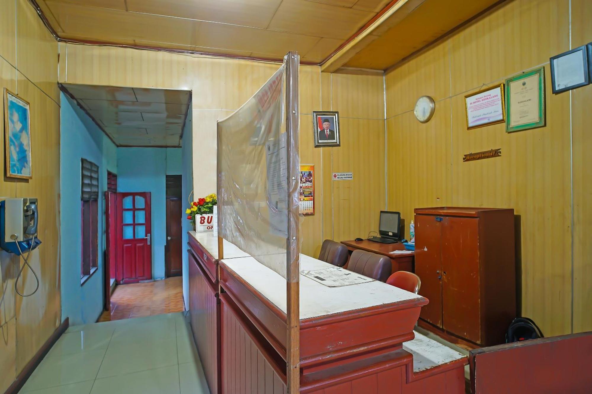 Oyo 92577 Hotel Sidikalang Near Kejaksaan Negeri Dairi ภายนอก รูปภาพ