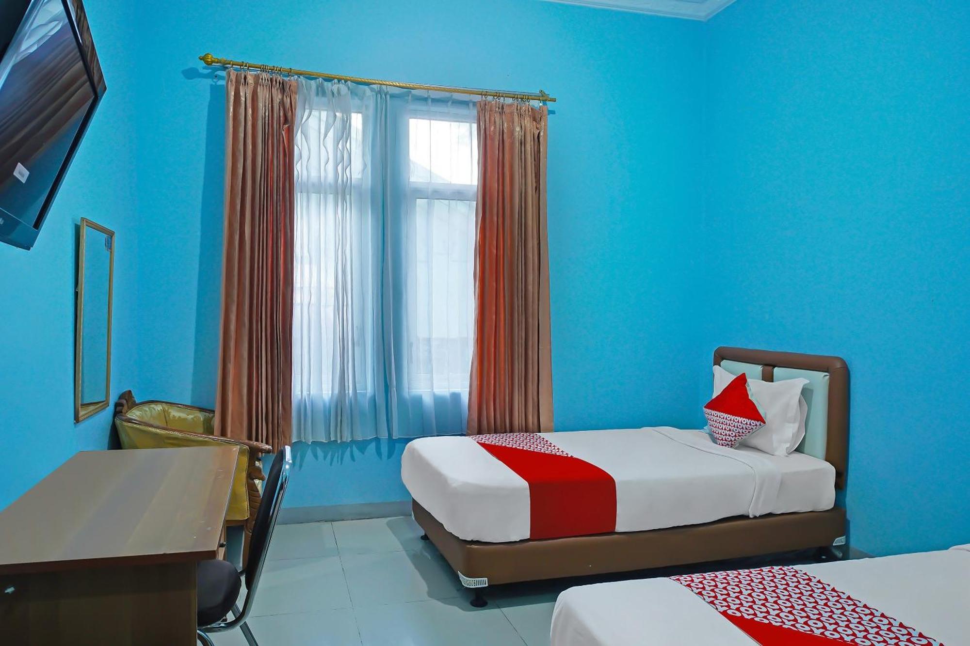 Oyo 92577 Hotel Sidikalang Near Kejaksaan Negeri Dairi ภายนอก รูปภาพ