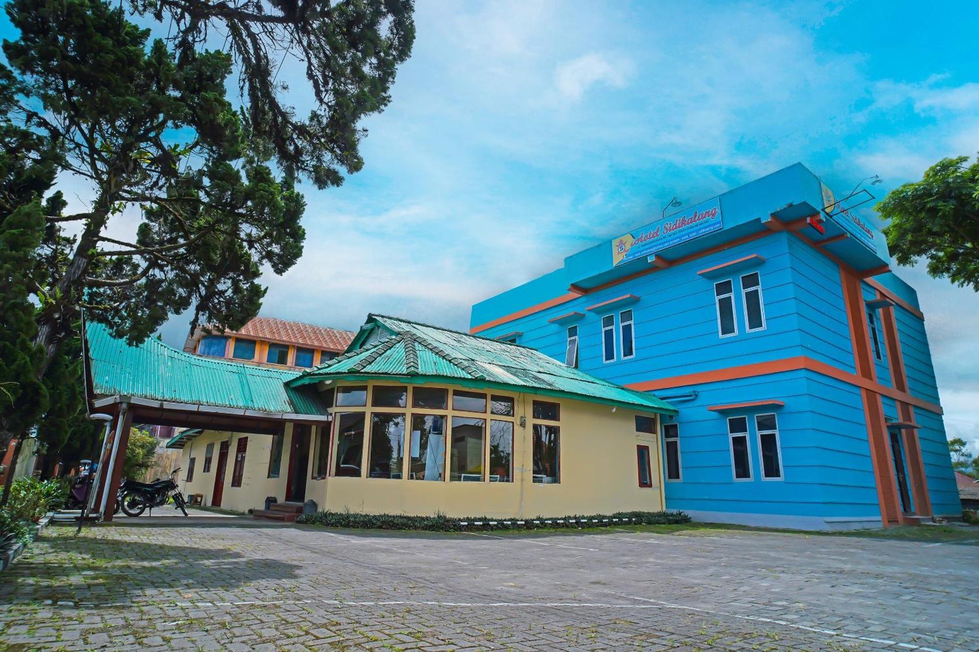 Oyo 92577 Hotel Sidikalang Near Kejaksaan Negeri Dairi ภายนอก รูปภาพ