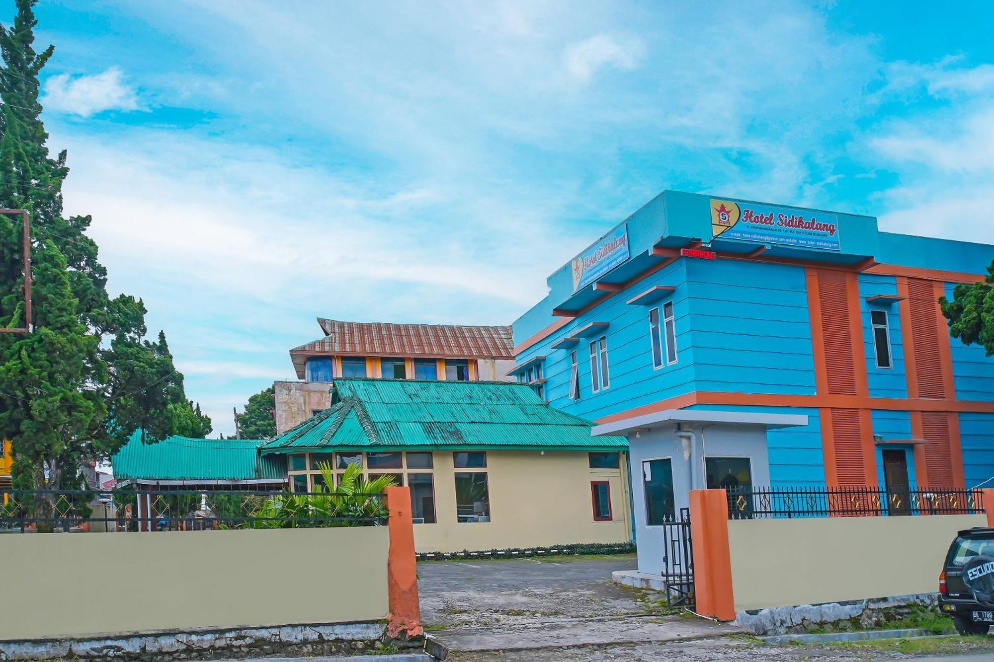 Oyo 92577 Hotel Sidikalang Near Kejaksaan Negeri Dairi ภายนอก รูปภาพ