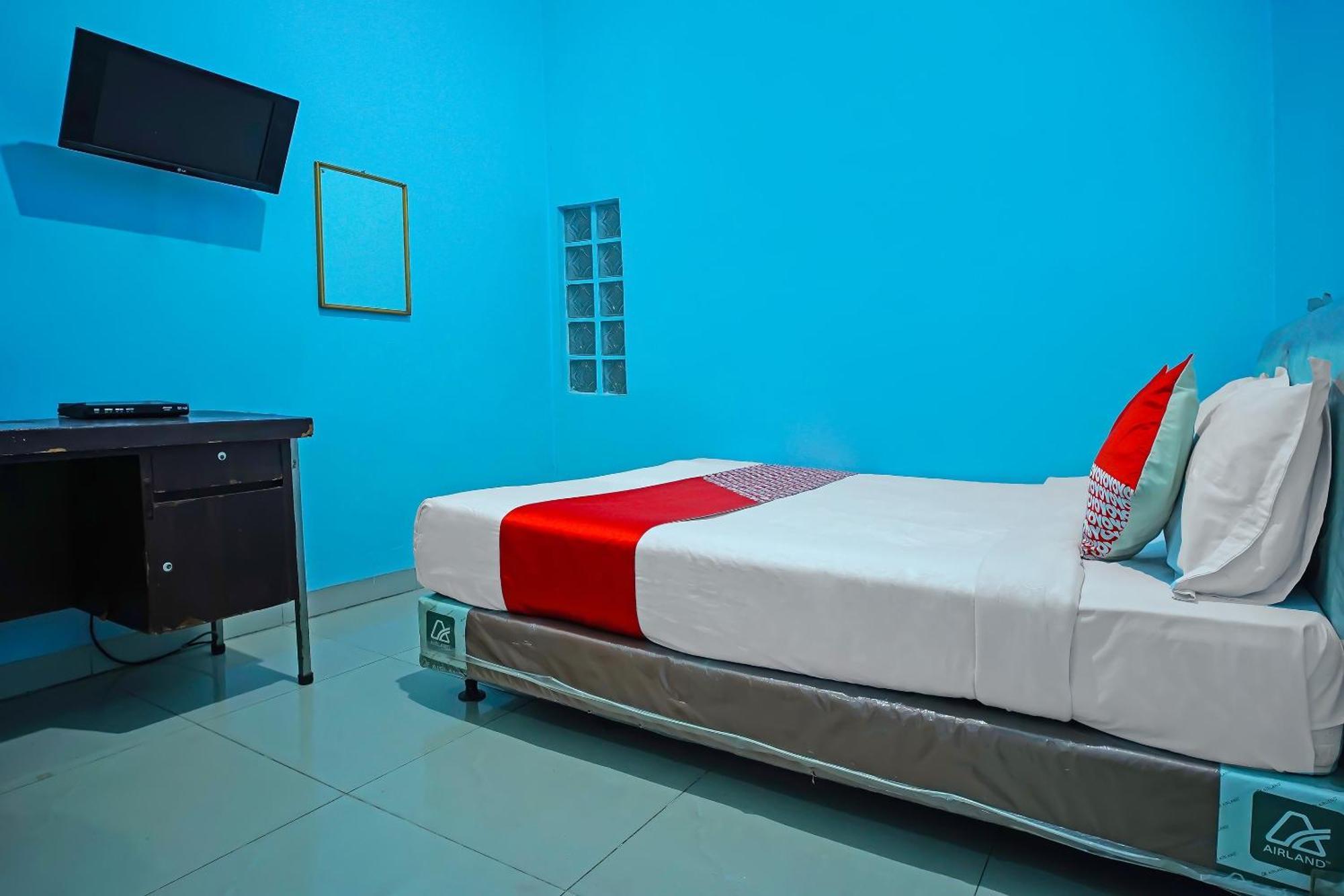 Oyo 92577 Hotel Sidikalang Near Kejaksaan Negeri Dairi ภายนอก รูปภาพ